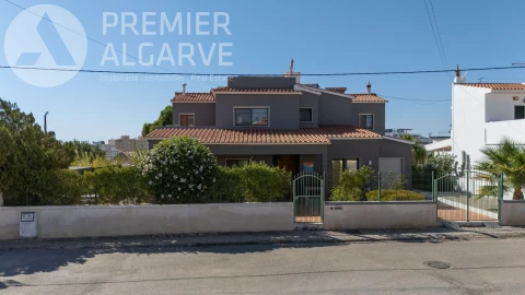 Moradia T4 para Venda em Quelfes
