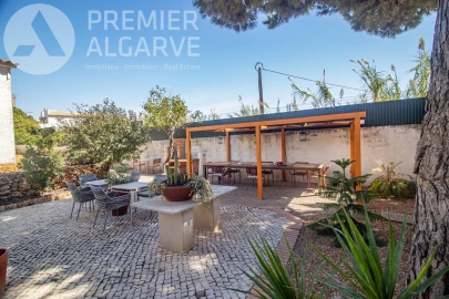 Moradia T4 para Venda em Quelfes