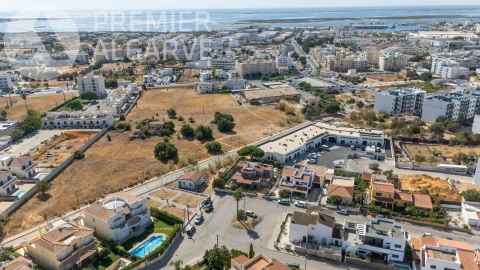 Moradia T4 para Venda em Quelfes