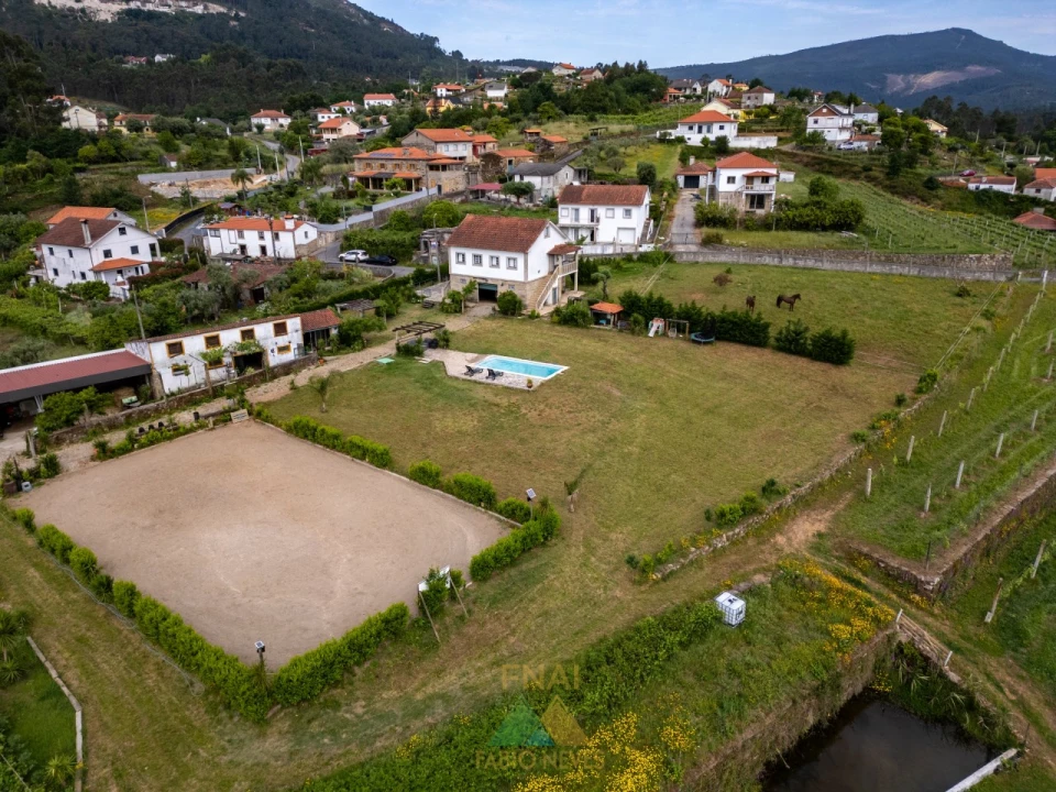 Quinta T3 para Venda em Arcozelo Foto 1