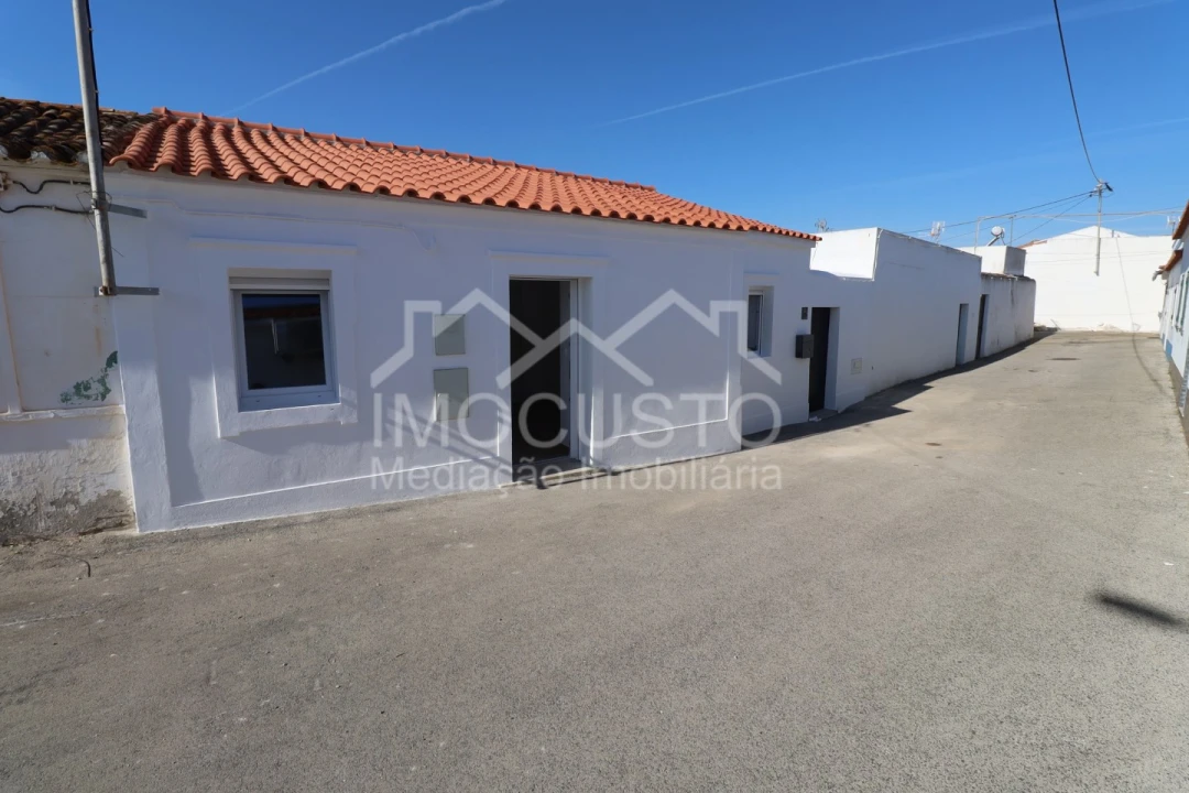Moradia T3 para Venda em Azinhal Foto 1