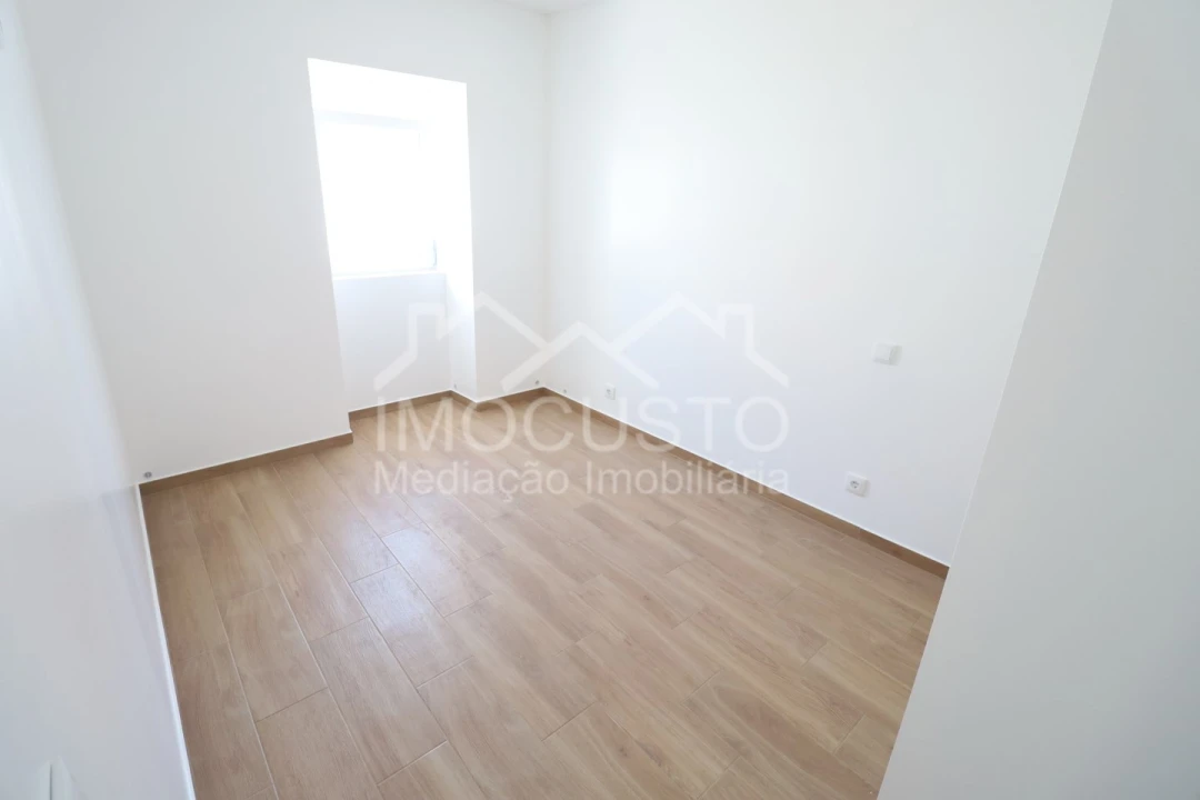 Moradia T3 para Venda em Azinhal Foto 2