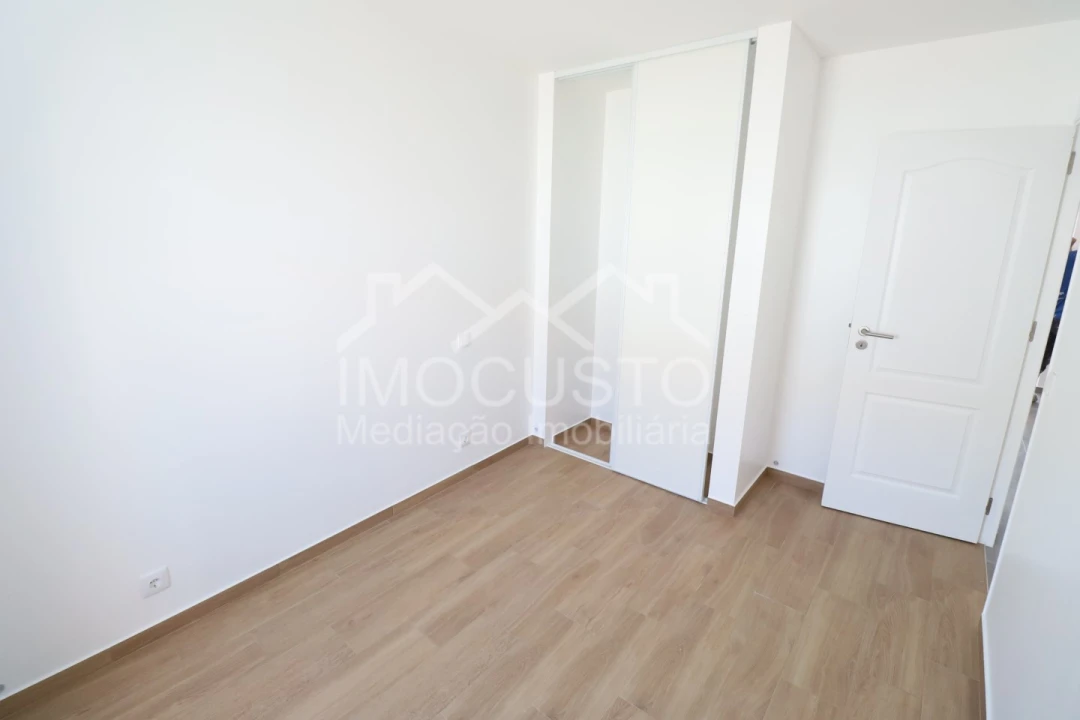 Moradia T3 para Venda em Azinhal Foto 4