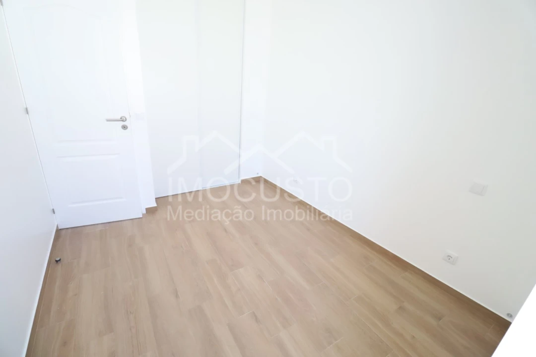 Moradia T3 para Venda em Azinhal Foto 8