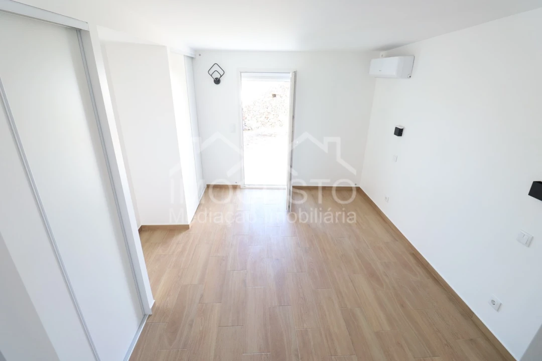 Moradia T3 para Venda em Azinhal Foto 19