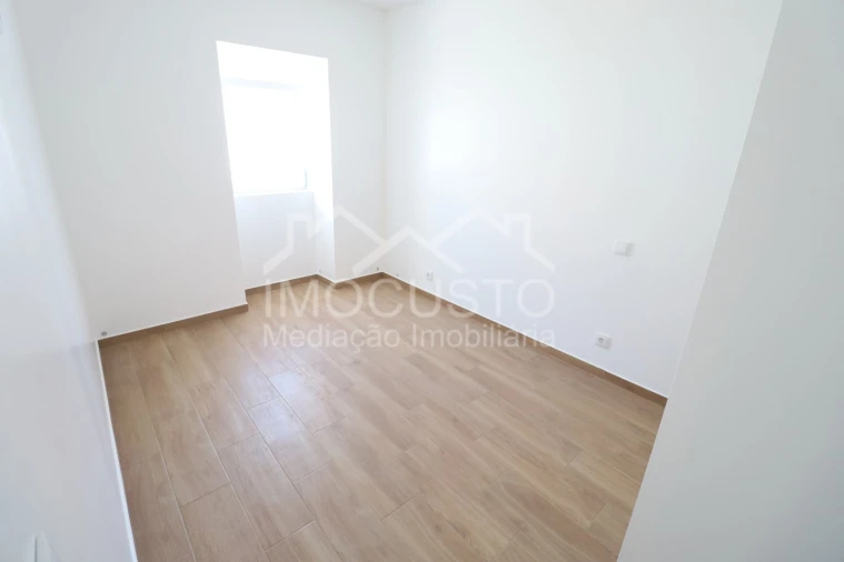 Moradia T3 para Venda em Azinhal Foto 2