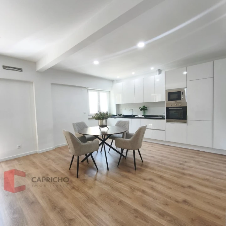 Apartamento T3 para Venda em Benfica Foto 1