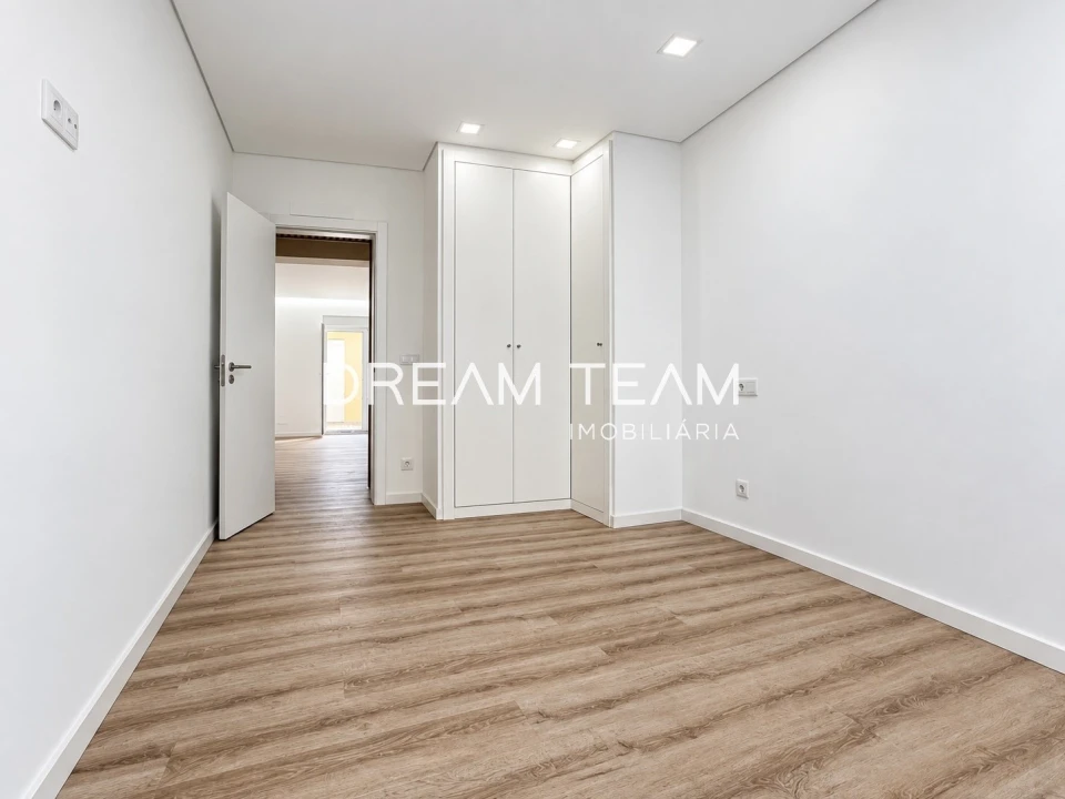 Apartamento T4 para Venda em União das Freguesias de Setúbal Foto 8