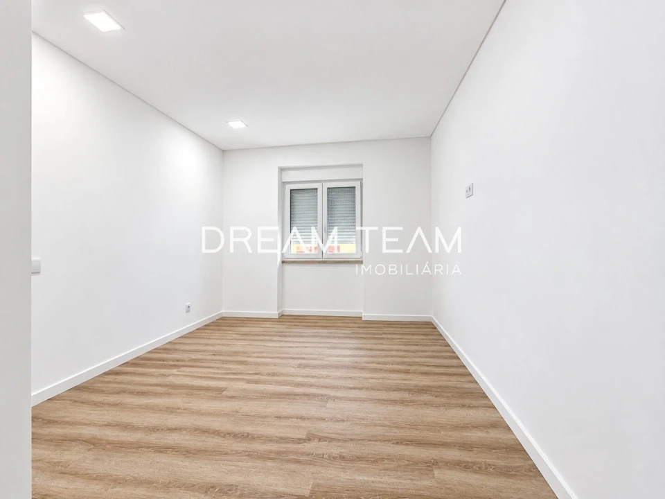 Apartamento T4 para Venda em União das Freguesias de Setúbal Foto 7