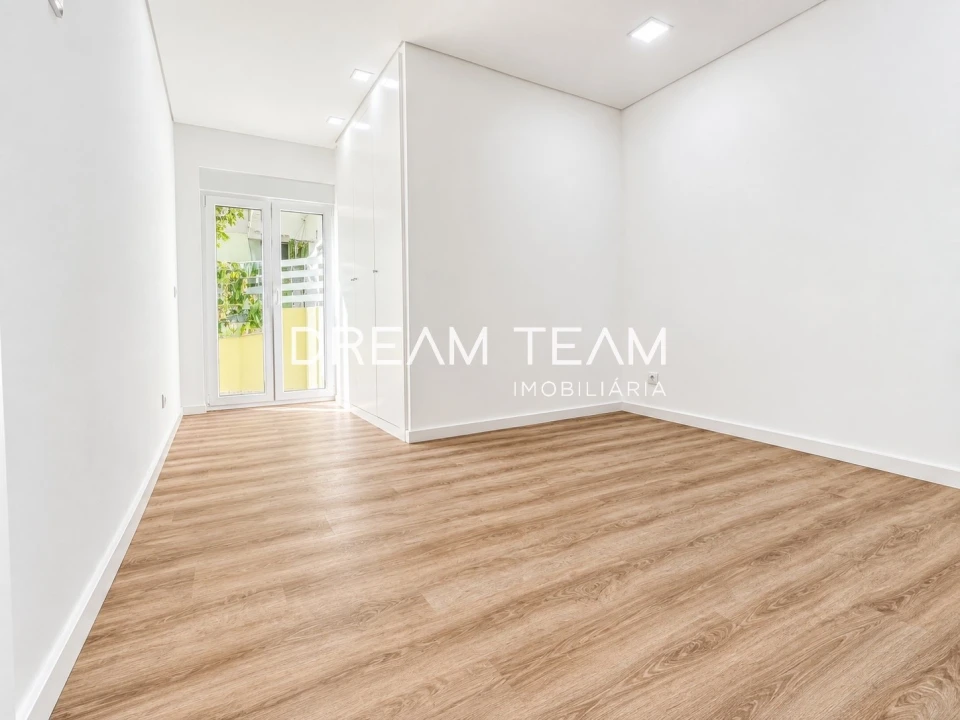Apartamento T4 para Venda em União das Freguesias de Setúbal Foto 16