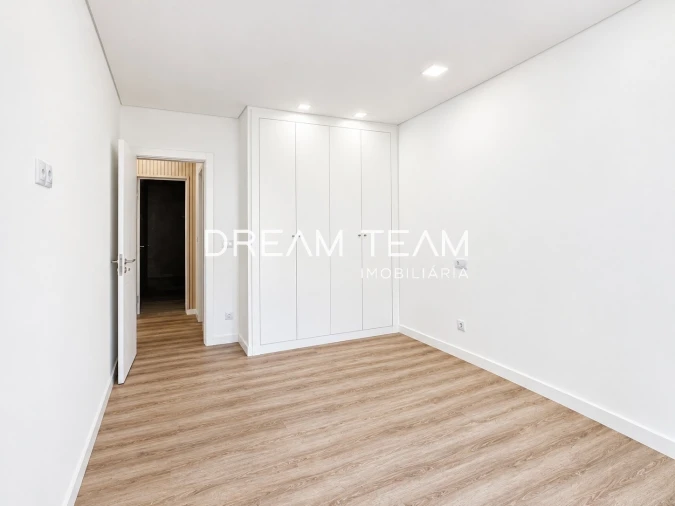 Apartamento T4 para Venda em União das Freguesias de Setúbal Foto 10