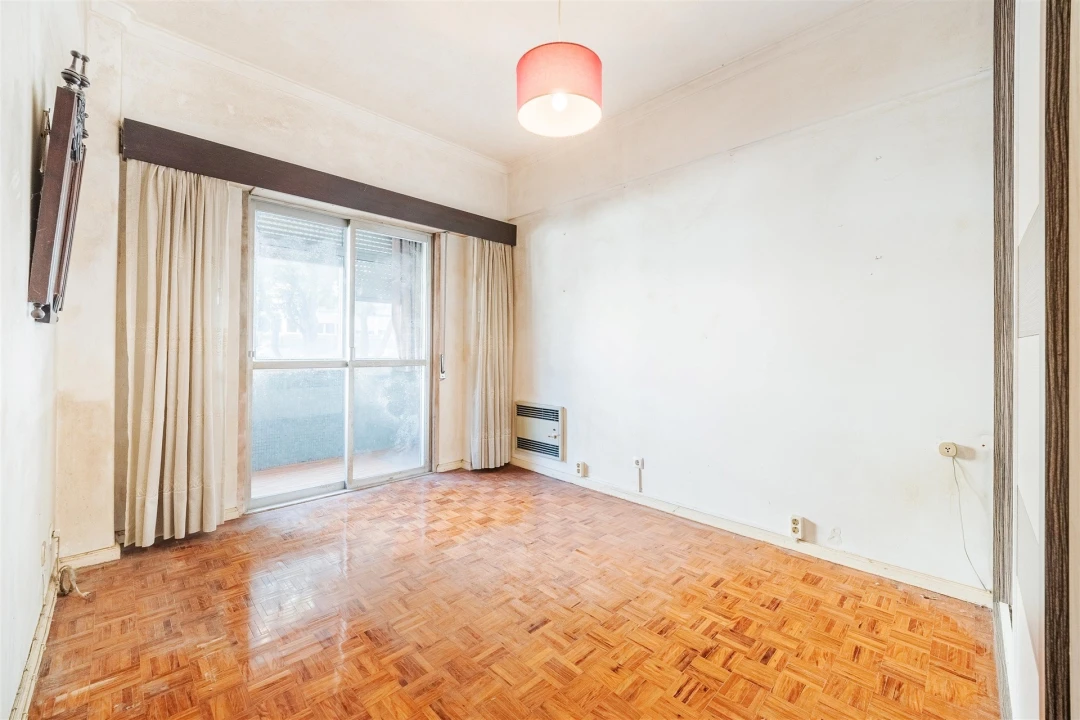 Apartamento T2 para Venda em São Domingos de Benfica Foto 4