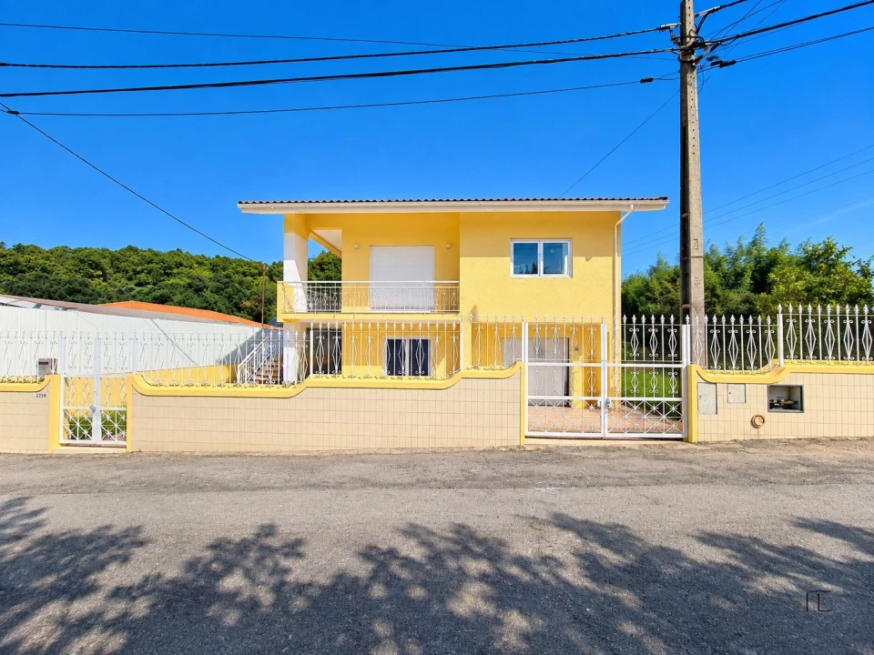 Moradia T3 para Venda em Santa Maria de Lamas Foto 1