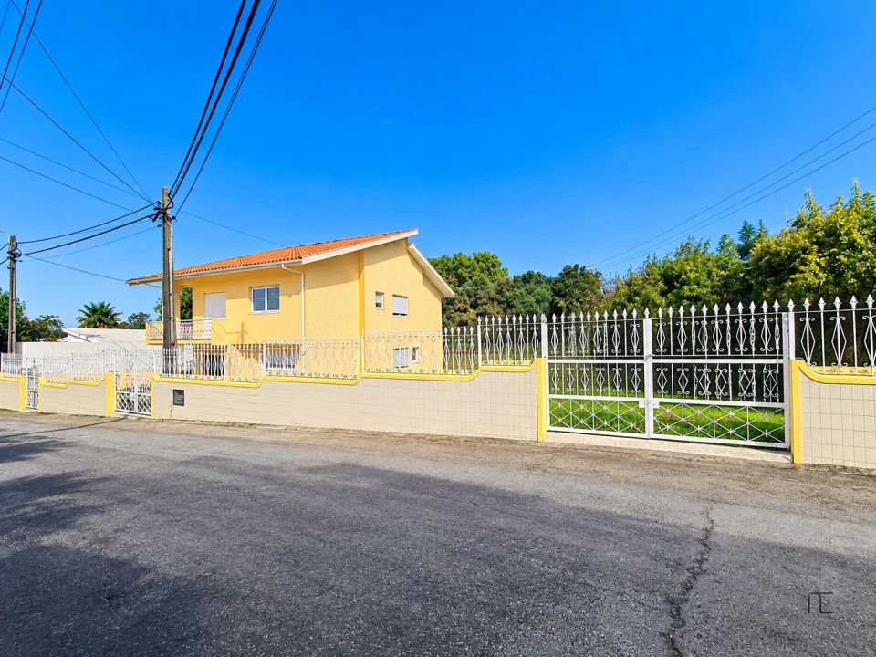 Moradia T3 para Venda em Santa Maria de Lamas Foto 2