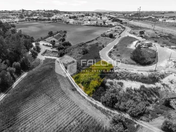 Moradia T3 para Venda em Marvila, Ribeira Santarém, São Salvador, São Nicolau