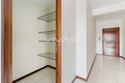Apartamento T3 para Venda em Ferreiros e Gondizalves