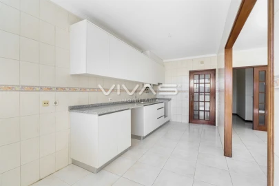 Apartamento T3 para Venda em Ferreiros e Gondizalves