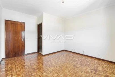 Apartamento T3 para Venda em Ferreiros e Gondizalves