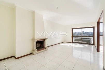 Apartamento T3 para Venda em Ferreiros e Gondizalves