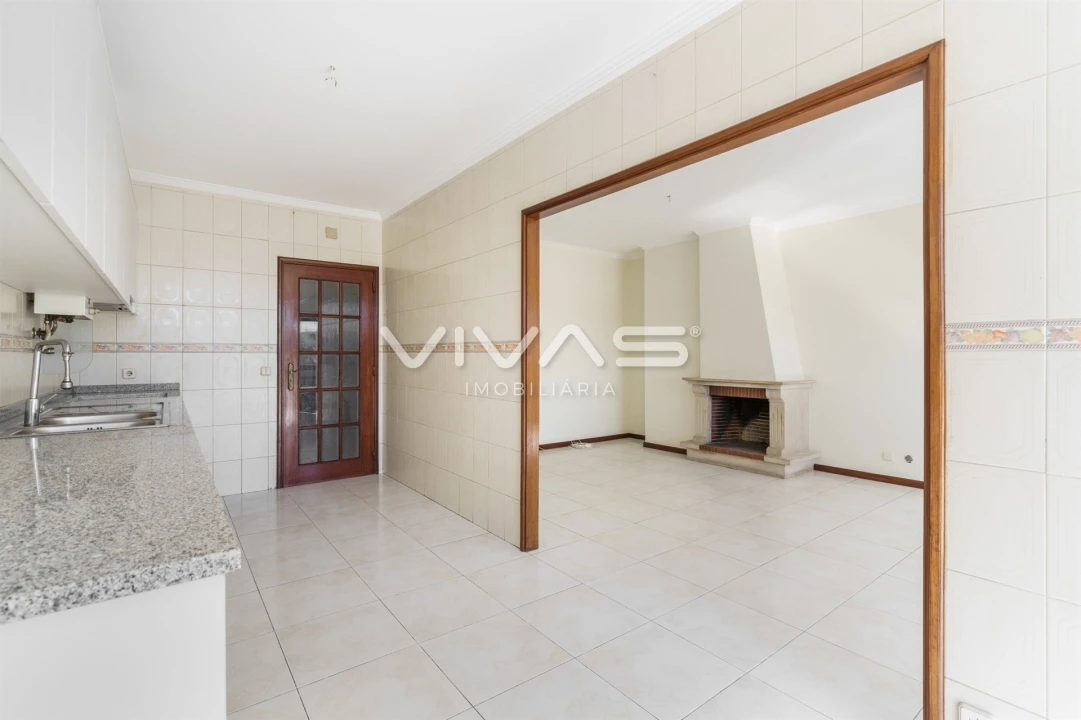 Apartamento T3 para Venda em Ferreiros e Gondizalves Foto 10