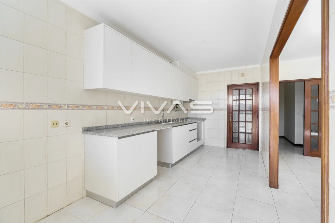 Apartamento T3 para Venda em Ferreiros e Gondizalves Foto 8