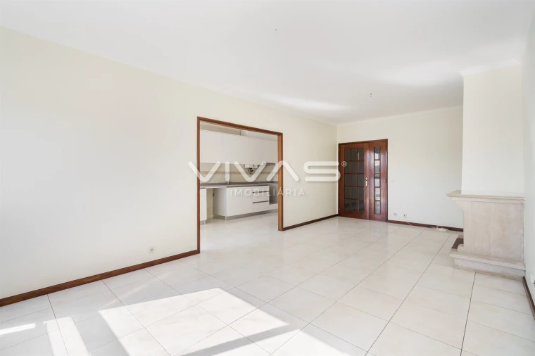 Apartamento T3 para Venda em Ferreiros e Gondizalves Foto 11