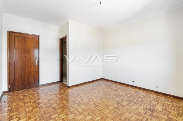 Apartamento T3 para Venda em Ferreiros e Gondizalves Foto 21