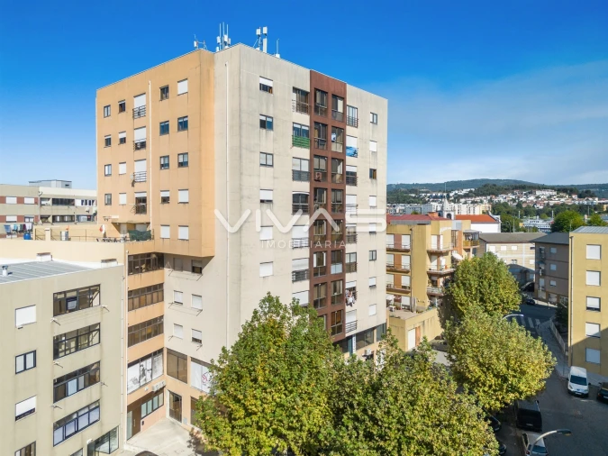 Apartamento T3 para Venda em Ferreiros e Gondizalves Foto 2