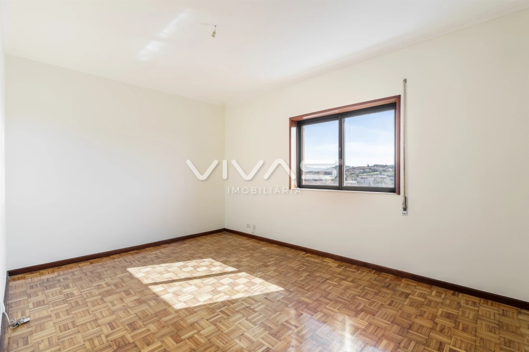 Apartamento T3 para Venda em Ferreiros e Gondizalves Foto 25