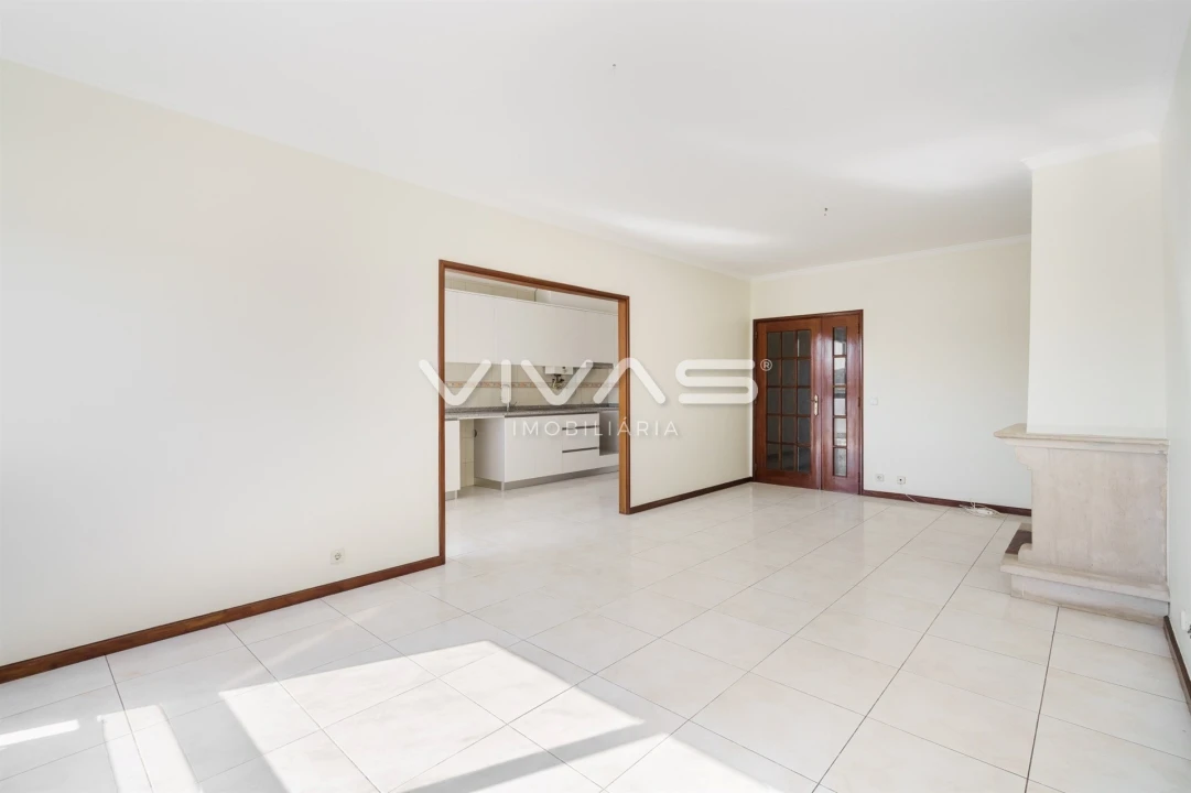 Apartamento T3 para Venda em Ferreiros e Gondizalves Foto 11
