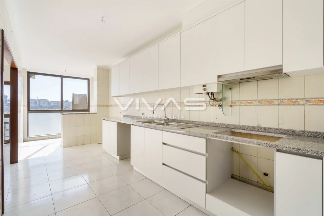 Apartamento T3 para Venda em Ferreiros e Gondizalves Foto 6