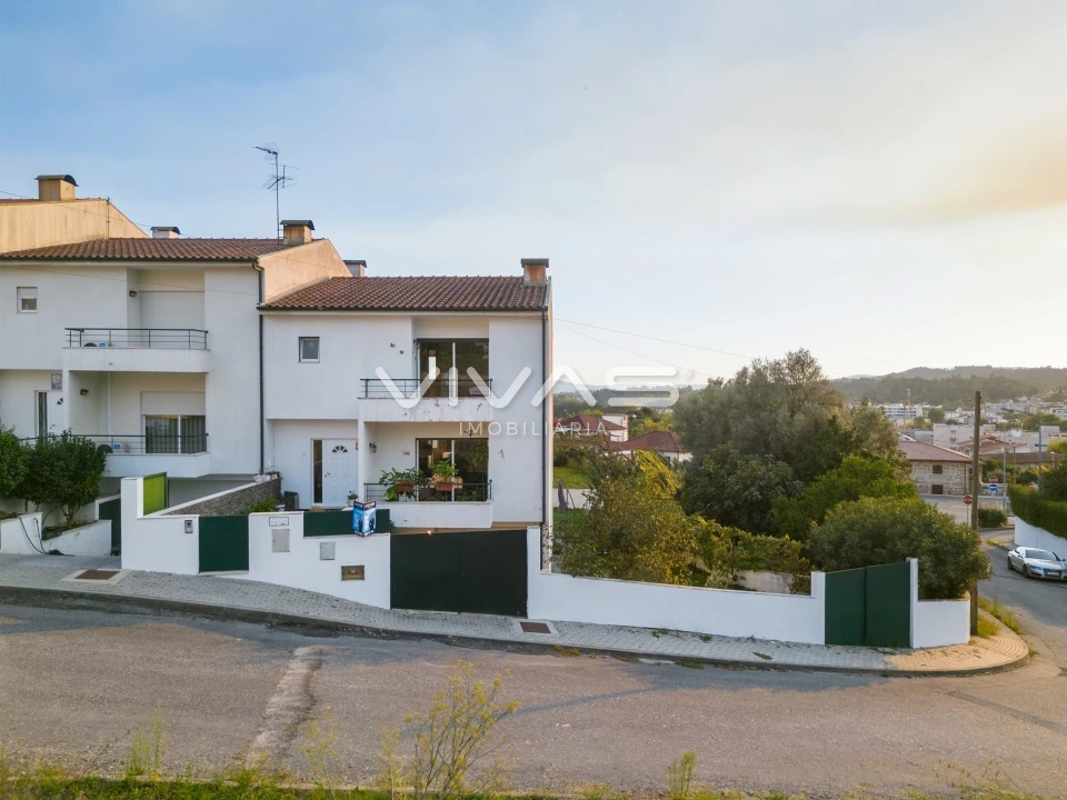 Moradia T3 para Venda em Vila Verde e Barbudo Foto 32