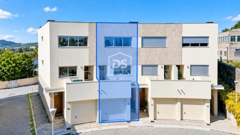 Moradia T3 para Venda em Lordelo