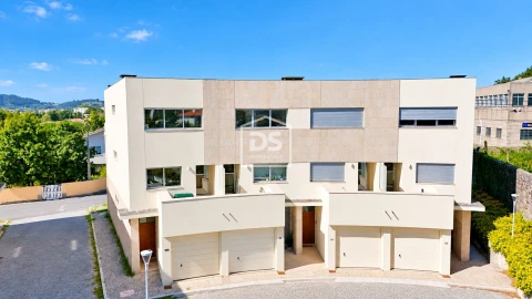 Moradia T3 para Venda em Lordelo