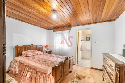 Moradia T5 para Venda em Margaride, Várzea, Lagares, Varziela, Moure