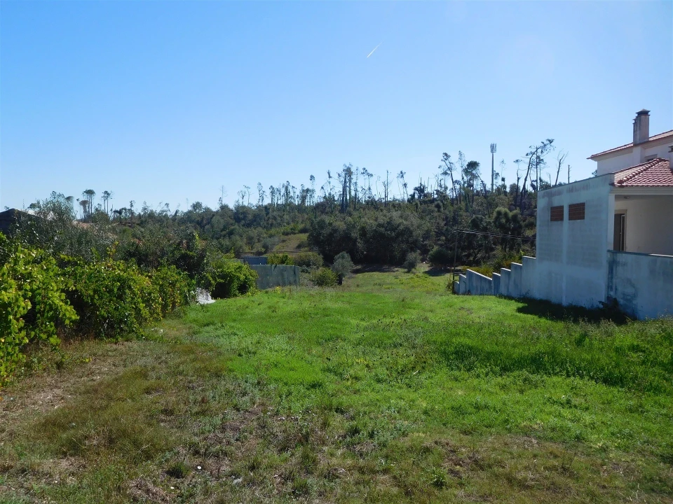 Terreno para Venda em Caranguejeira Foto 1