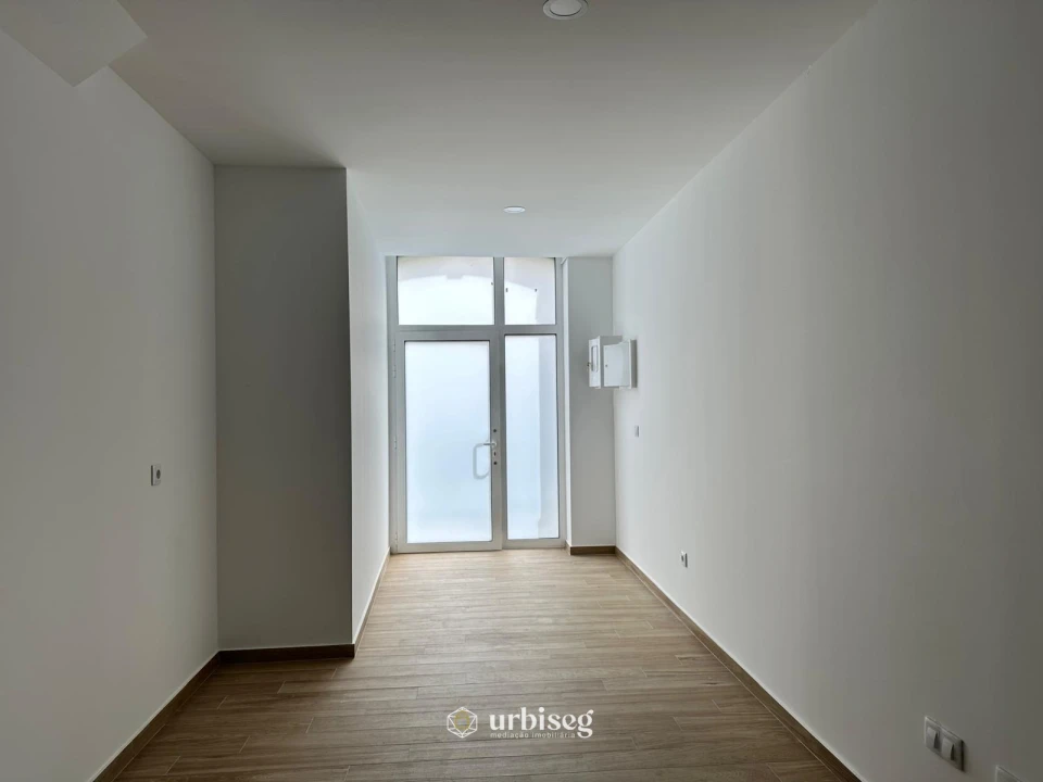 Apartamento T1 para Venda em Buarcos Foto 4
