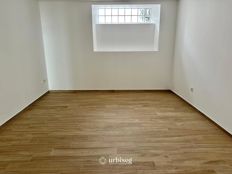 Apartamento T1 para Venda em Buarcos Foto 15