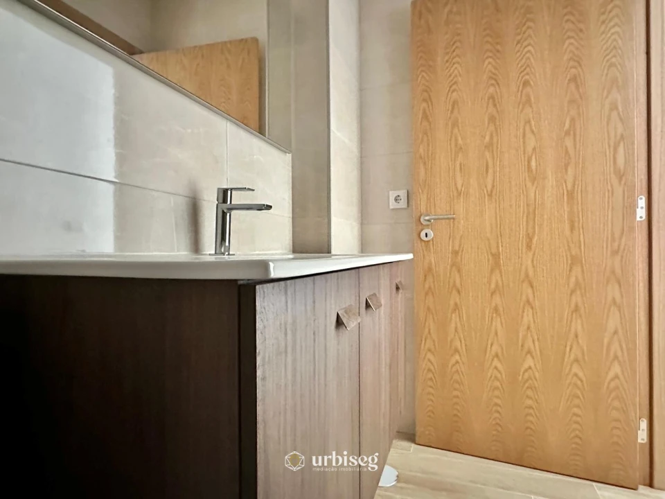 Apartamento T1 para Venda em Buarcos Foto 17