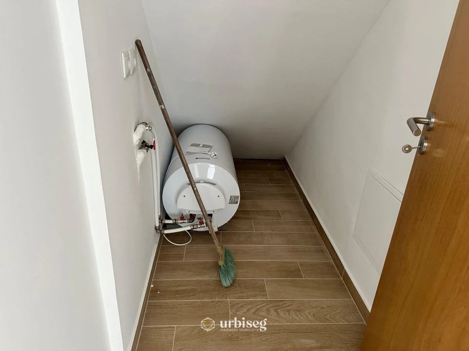 Apartamento T1 para Venda em Buarcos Foto 20