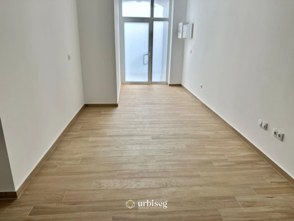 Apartamento T1 para Venda em Buarcos Foto 8