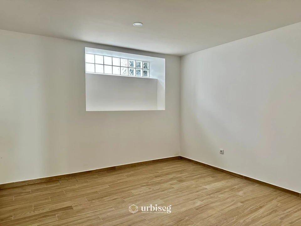 Apartamento T1 para Venda em Buarcos Foto 12