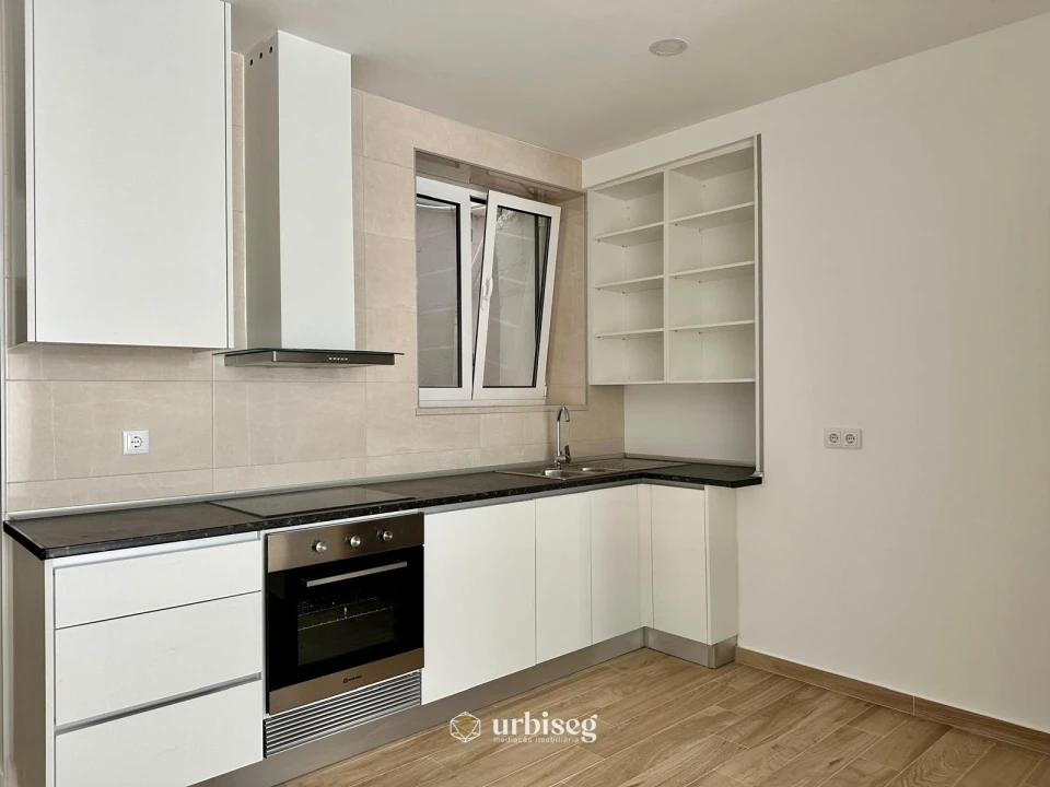 Apartamento T1 para Venda em Buarcos Foto 2