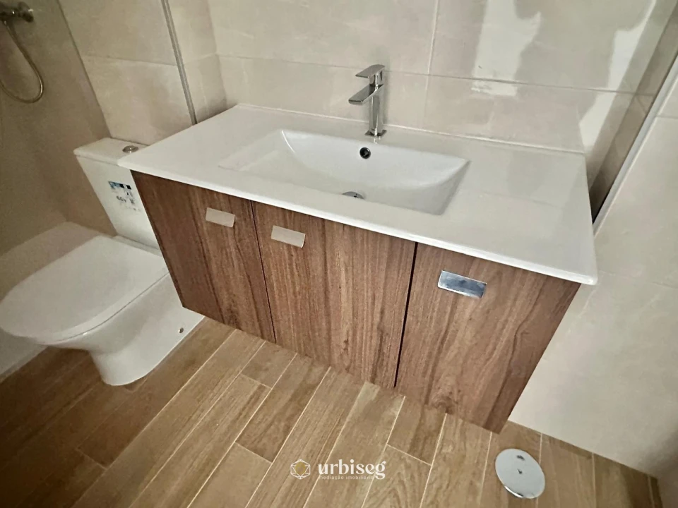 Apartamento T1 para Venda em Buarcos Foto 19