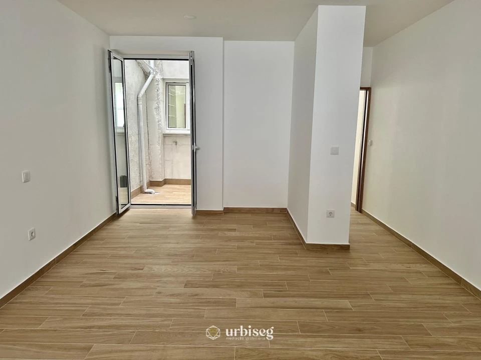 Apartamento T1 para Venda em Buarcos Foto 9