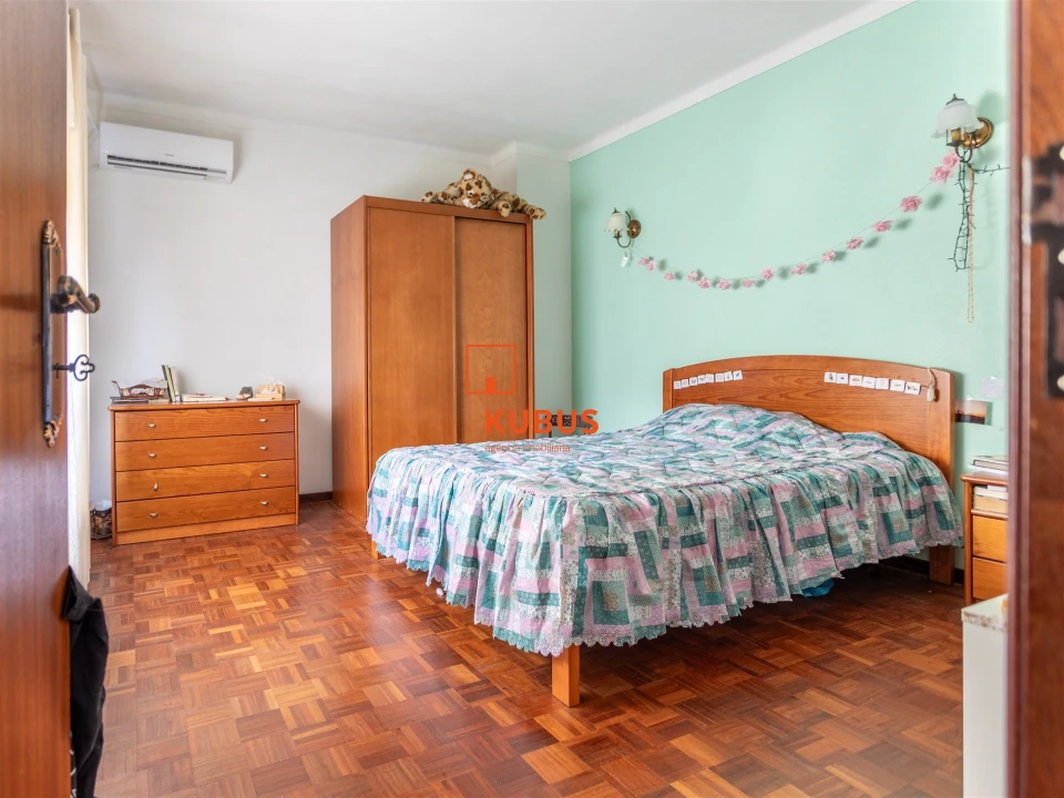 Moradia T5 para Venda em Abrã Foto 16
