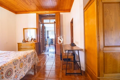 Moradia T4 para Venda em Poiares e Canelas