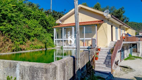 Moradia T2 para Venda em Fregim