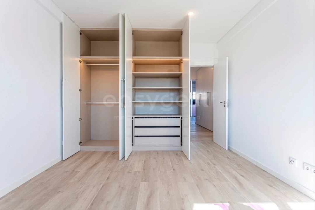 Apartamento T3 para Arrendamento em União das Freguesias de Setúbal Foto 12
