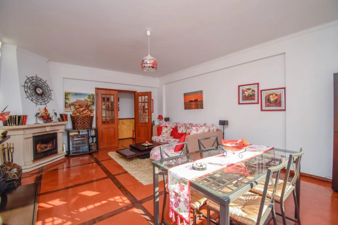 Apartamento T2 para Venda em Cacém e São Marcos Foto 2